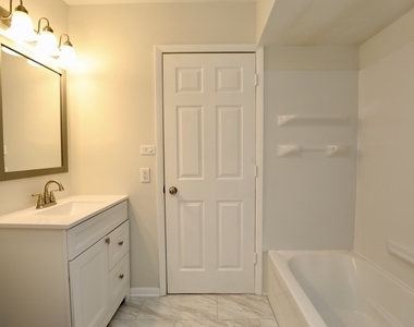 17306 Peach Grove Lane - Photo Thumbnail 4