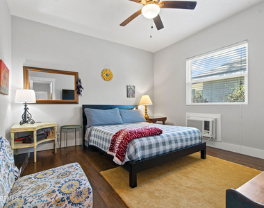 909 Cedar Street - Photo Thumbnail 6