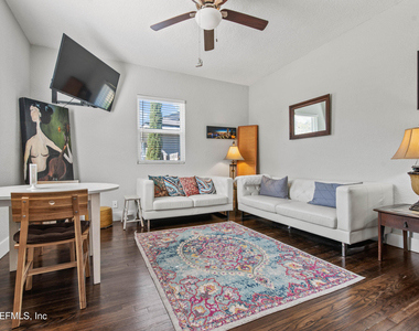909 Cedar Street - Photo Thumbnail 4