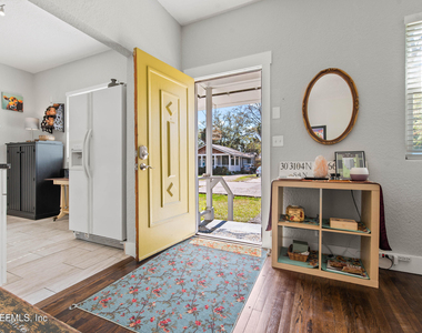 909 Cedar Street - Photo Thumbnail 1