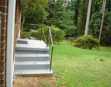 2335 Scotty Circle - Photo Thumbnail 7