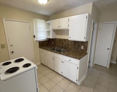 2171 W 40th Street - Photo Thumbnail 8