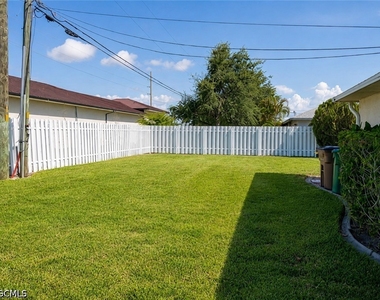 1623 Sw Santa Barbara Place - Photo Thumbnail 10