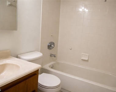 1623 Sw Santa Barbara Place - Photo Thumbnail 5