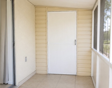 1623 Sw Santa Barbara Place - Photo Thumbnail 13