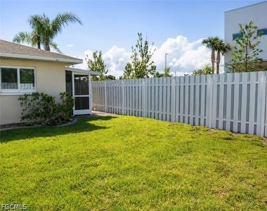 1623 Sw Santa Barbara Place - Photo Thumbnail 14