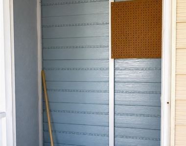 1623 Sw Santa Barbara Place - Photo Thumbnail 7