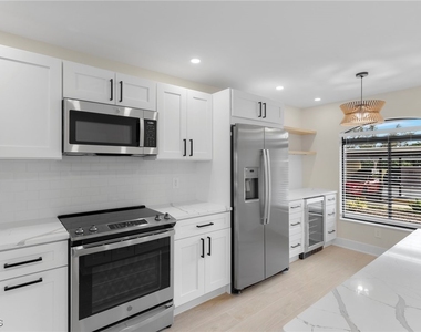 16440 Kelly Cove Drive - Photo Thumbnail 6
