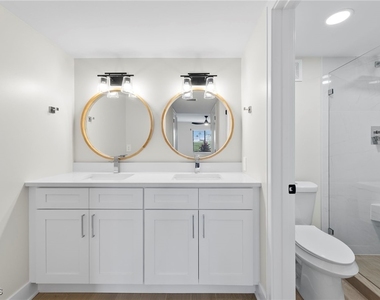 16440 Kelly Cove Drive - Photo Thumbnail 17