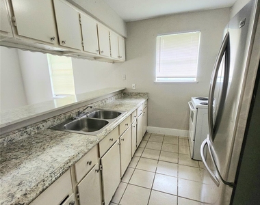 9110 Kentshire Drive - Photo Thumbnail 5