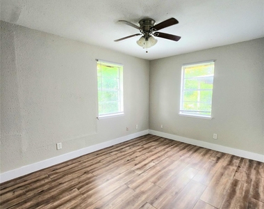 9110 Kentshire Drive - Photo Thumbnail 10