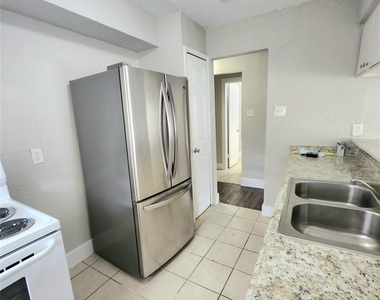 9110 Kentshire Drive - Photo Thumbnail 6
