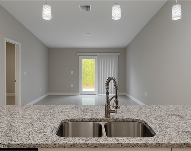 4622 Leonard Boulevard S - Photo Thumbnail 2