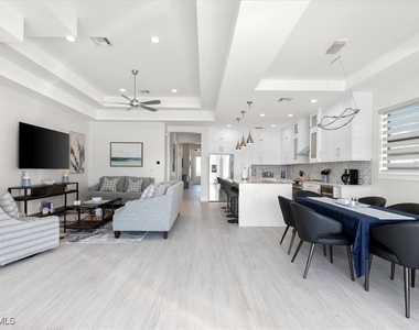 734 109th Avenue N - Photo Thumbnail 5