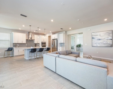 4687 Arboretum Circle - Photo Thumbnail 7