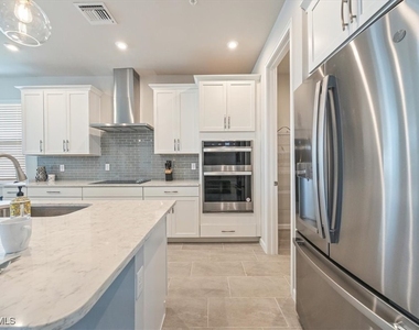 4687 Arboretum Circle - Photo Thumbnail 11