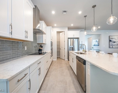 4687 Arboretum Circle - Photo Thumbnail 9