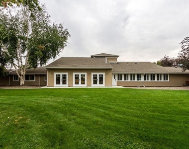 3085 Resort St - Photo Thumbnail 1