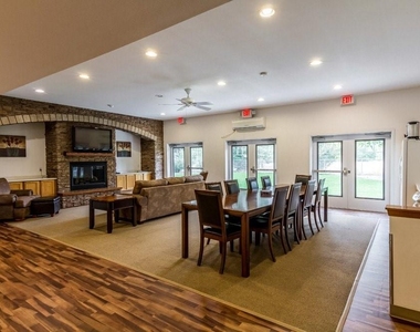 3085 Resort St - Photo Thumbnail 6