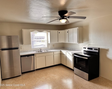 140 Niemira Avenue - Photo Thumbnail 4