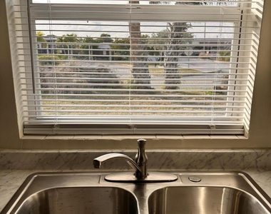140 Niemira Avenue - Photo Thumbnail 6