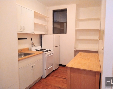 East 9th Street - Photo Thumbnail 2
