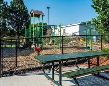 2050 Sw Timber Ave - Photo Thumbnail 7
