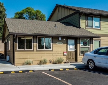 2050 Sw Timber Ave - Photo Thumbnail 4