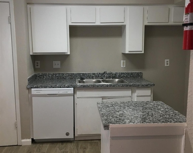 6200 W W Tidwell Road - Photo Thumbnail 1