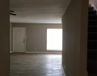 6200 W W Tidwell Road - Photo Thumbnail 2