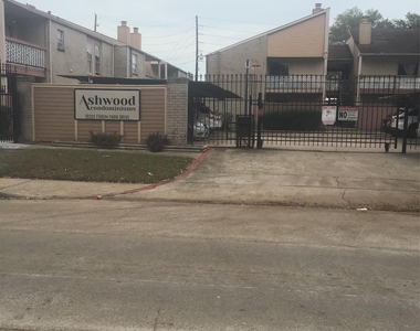 10203 Forum Park - Photo Thumbnail 6