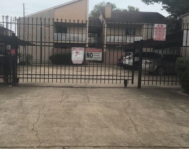 10203 Forum Park - Photo Thumbnail 5