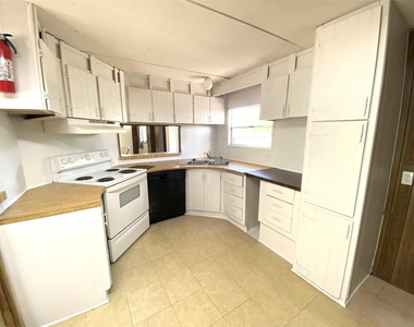 14662 Brooks - Photo Thumbnail 15