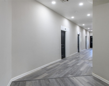 4705 Lyons Avenue - Photo Thumbnail 9