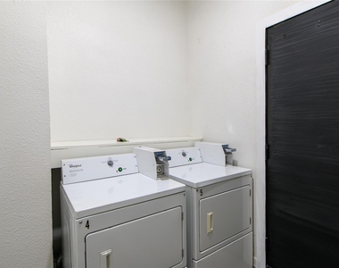 4705 Lyons Avenue - Photo Thumbnail 11