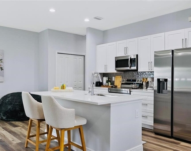 189 Statler Street - Photo Thumbnail 7