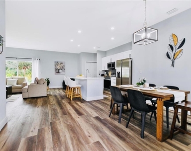 16451 Strauss Avenue - Photo Thumbnail 13