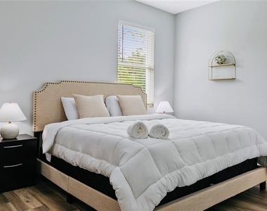 16451 Strauss Avenue - Photo Thumbnail 14