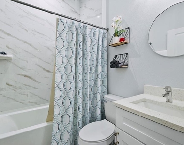 16451 Strauss Avenue - Photo Thumbnail 15
