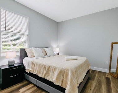 16451 Strauss Avenue - Photo Thumbnail 17