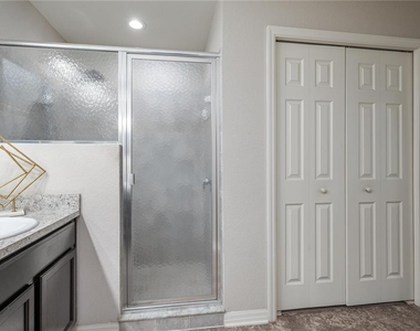 501 Interlock Street - Photo Thumbnail 23