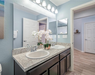 501 Interlock Street - Photo Thumbnail 27