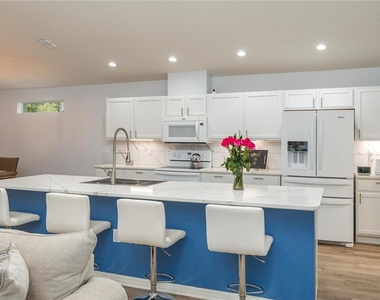 501 Interlock Street - Photo Thumbnail 12