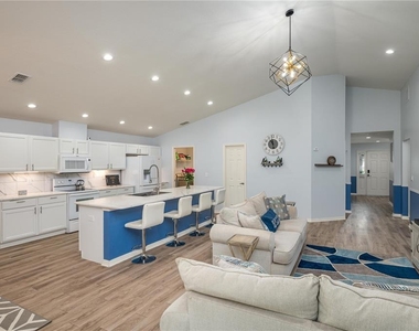 501 Interlock Street - Photo Thumbnail 10