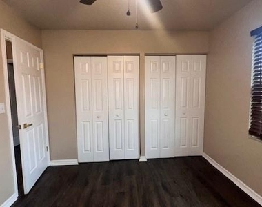 507 Hunter Circle - Photo Thumbnail 6