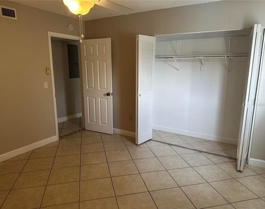 904 Lake Destiny Road - Photo Thumbnail 12