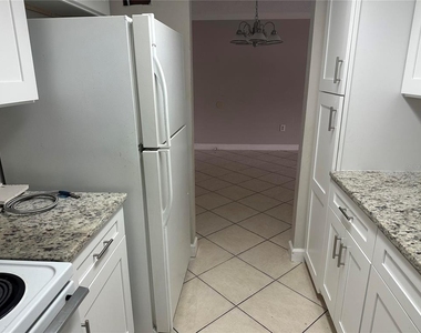 904 Lake Destiny Road - Photo Thumbnail 6