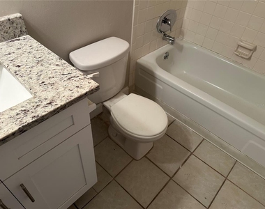 904 Lake Destiny Road - Photo Thumbnail 7