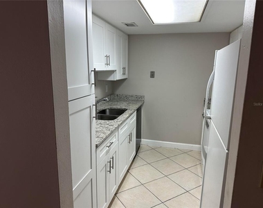904 Lake Destiny Road - Photo Thumbnail 14