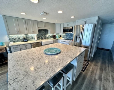 4849 Saxon Drive - Photo Thumbnail 5